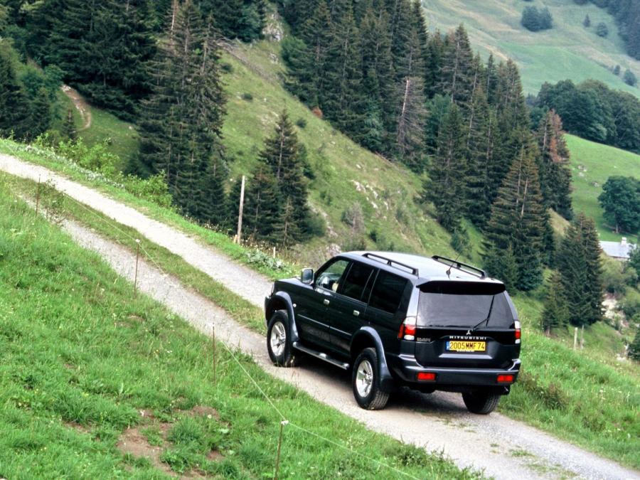  Mitsubishi Pajero Sport 2005 года  (фото 7 из 18)
